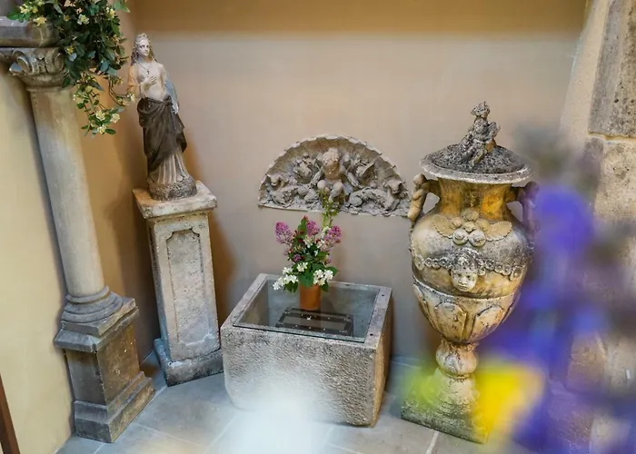 La Maison De Raphael 투르농쉬르론